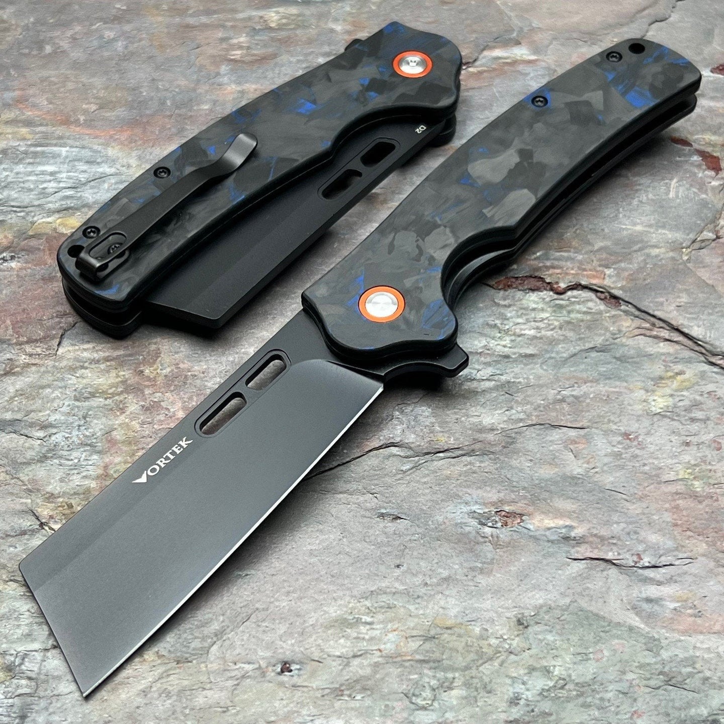 GALLANT - Black and Blue Carbon Fiber Handles, D2 Blade