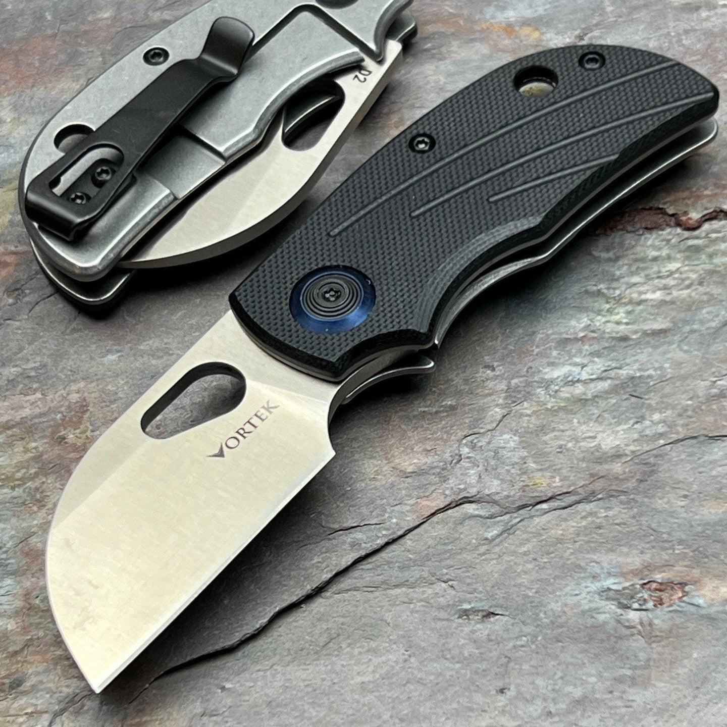 GENO - Black G10 Handles, D2 Wharncliffe Blade