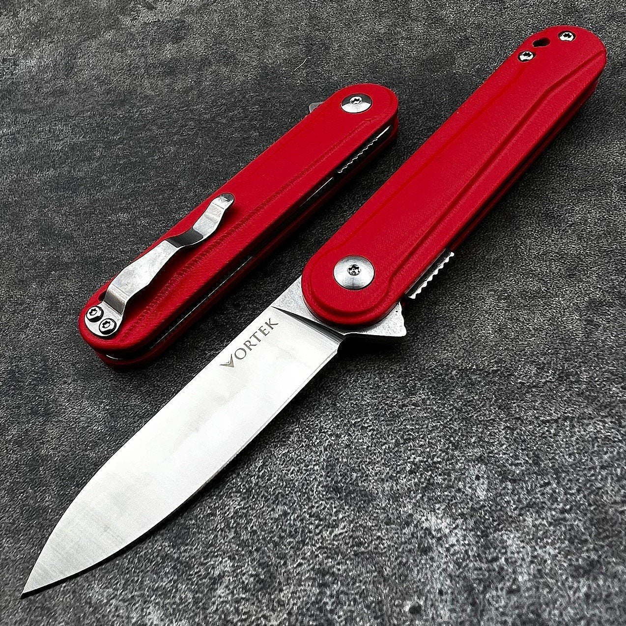 CRICKET - D2 Drop Point Blade, Red G10 Handles