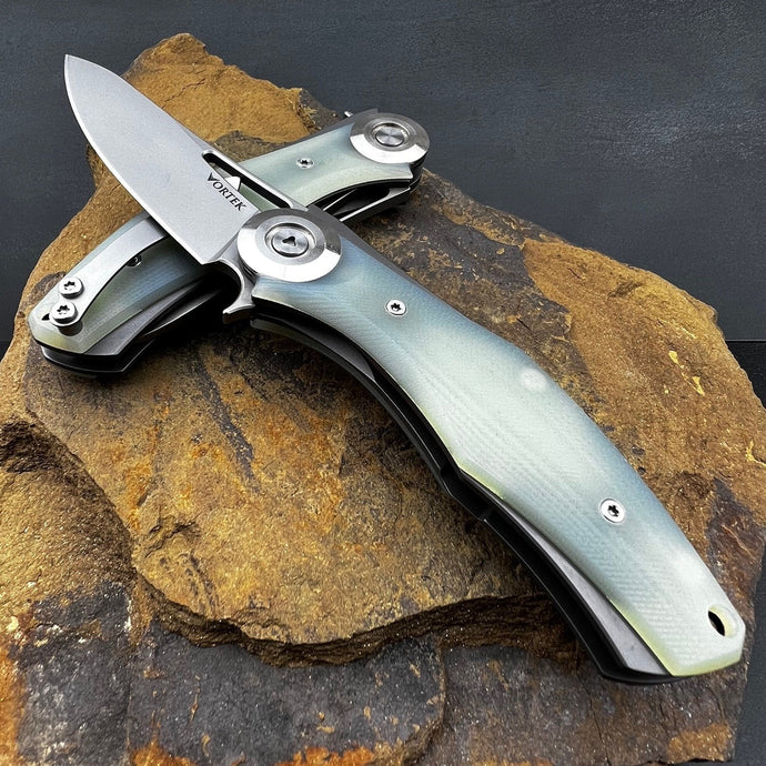MONDO - D2 Blade, Jade G10 Handles