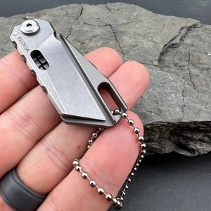 MUSCA: Small Keychain Pocket Knife, D2 Sheepsfoot Blade, Grey Titanium Handles