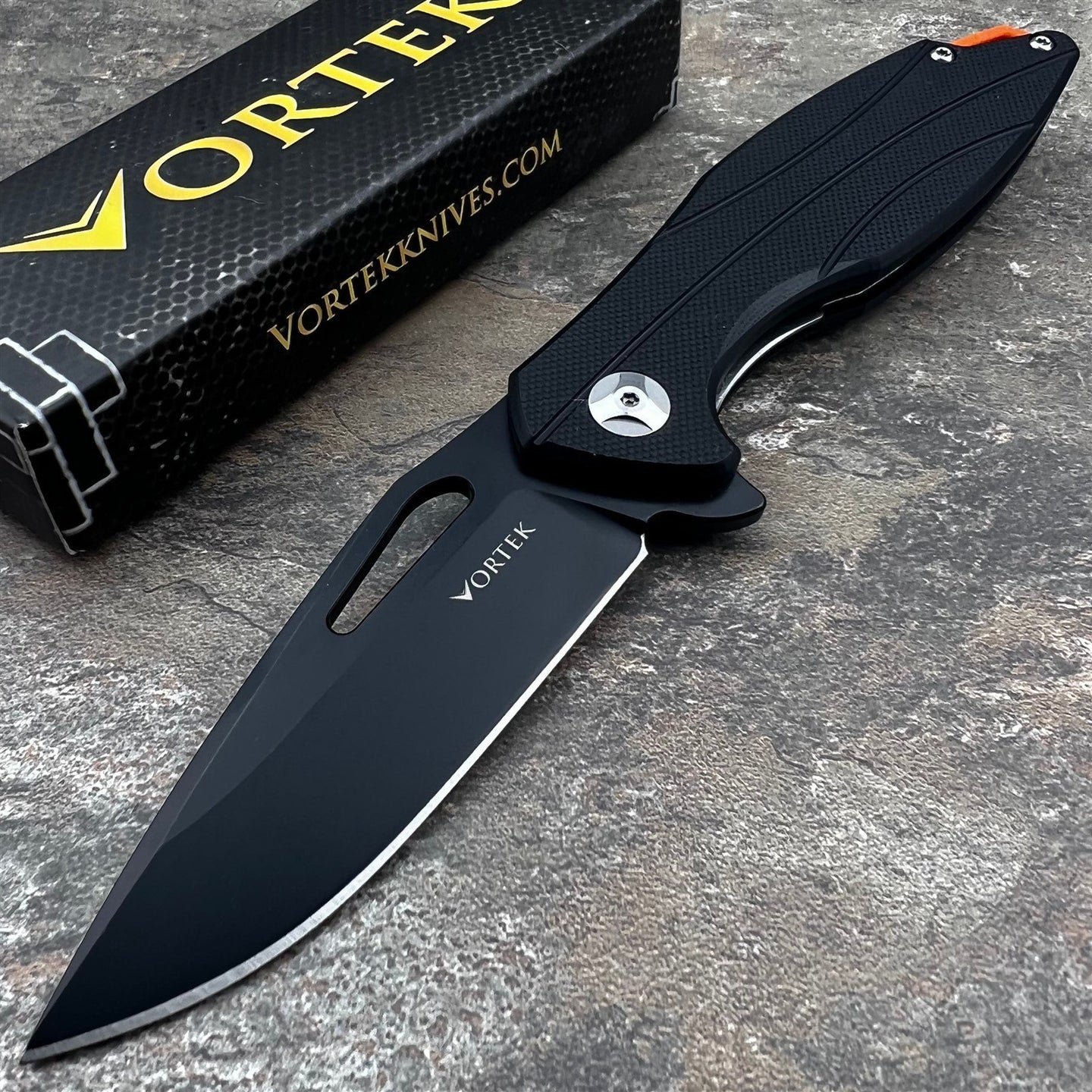 PELICAN - D2 Blade, Black G10 Handles