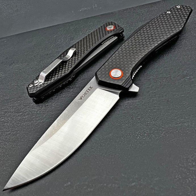 HOLGER - D2 Blade, Black Carbon Fiber Handles