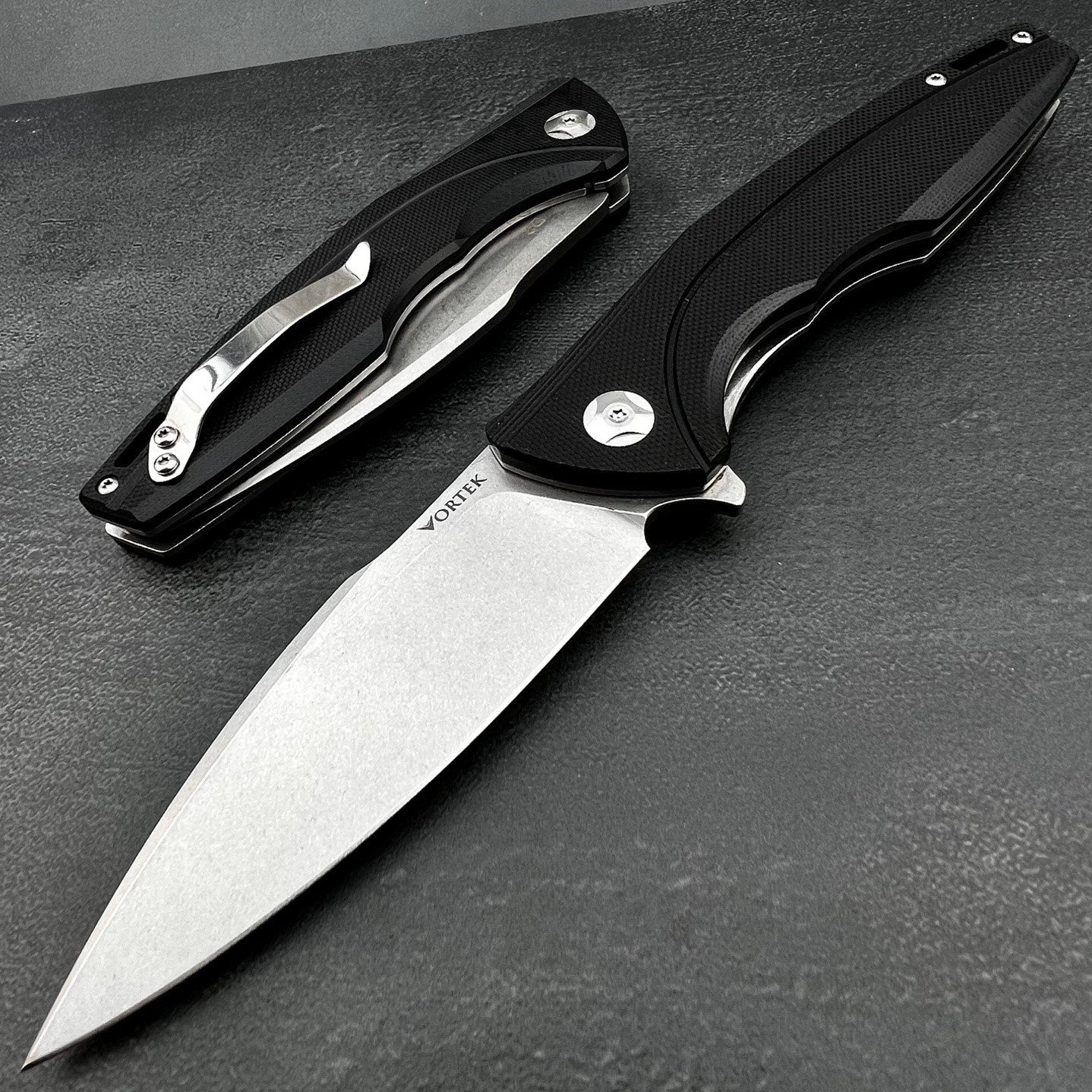 PALADIN - D2 Blade, Black G10 Handles