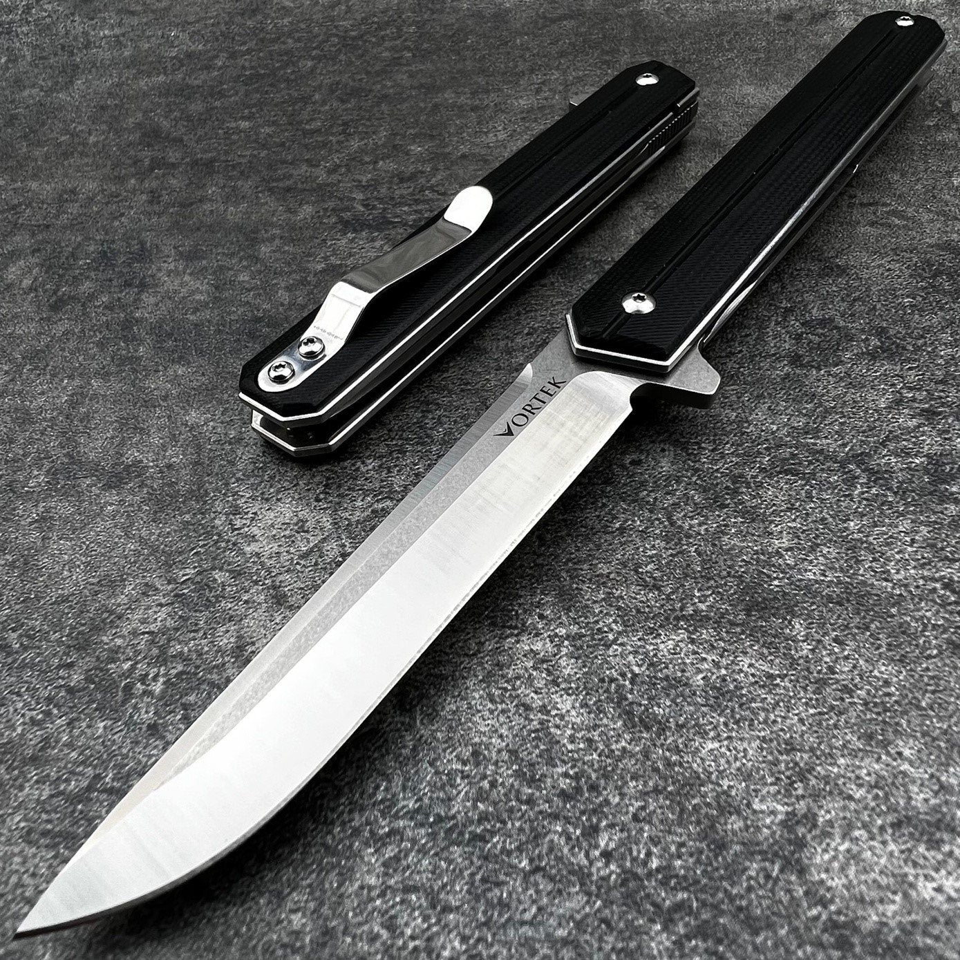 SKYLINE: Slim Design Executive Knife, Black G10 Handles, D2 Blade